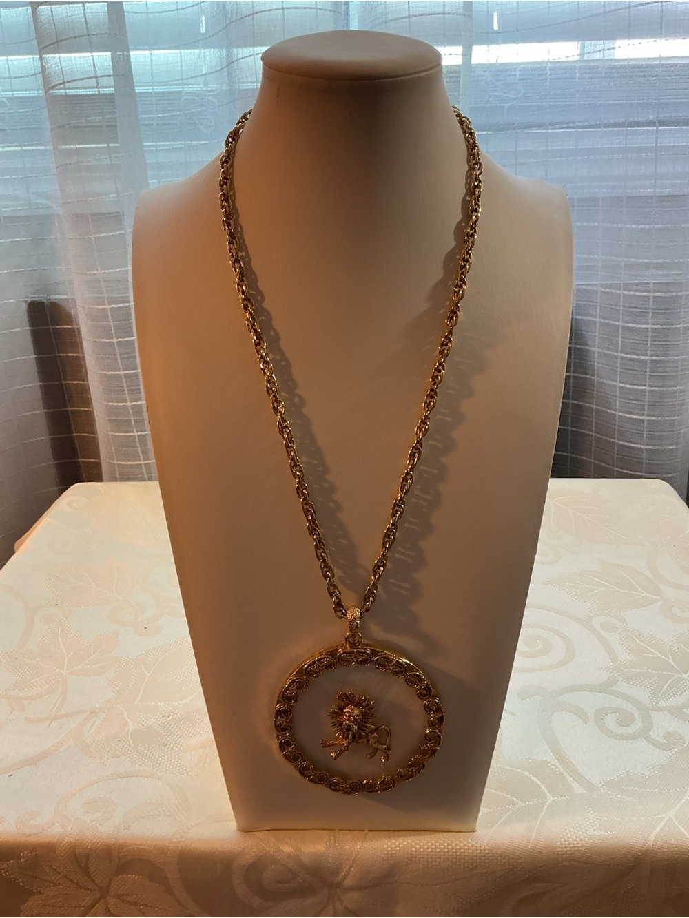 Lion Hoop Vintage 1970s Gold Tone Filigree Pendant Necklace